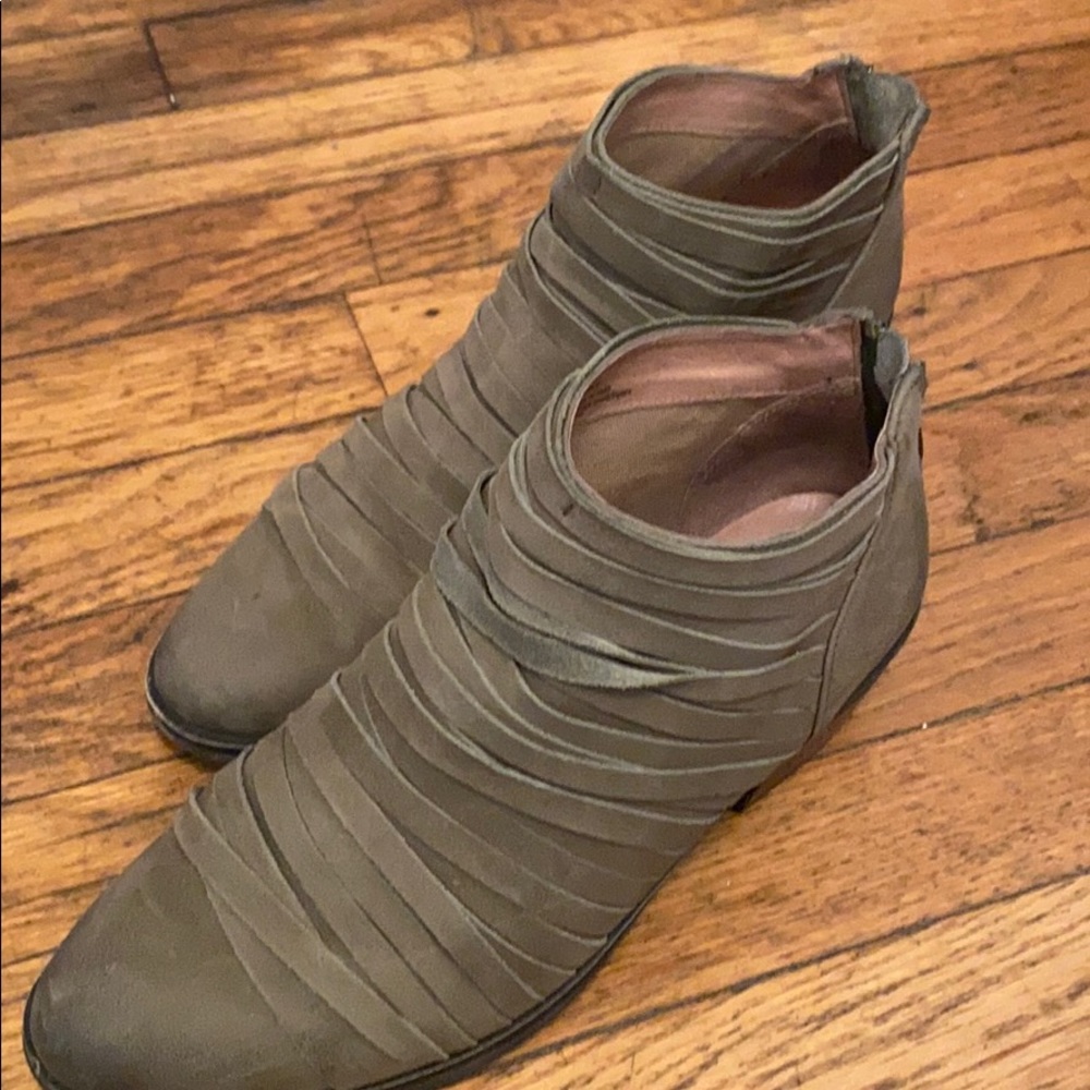 Suede Forrest Green Booties